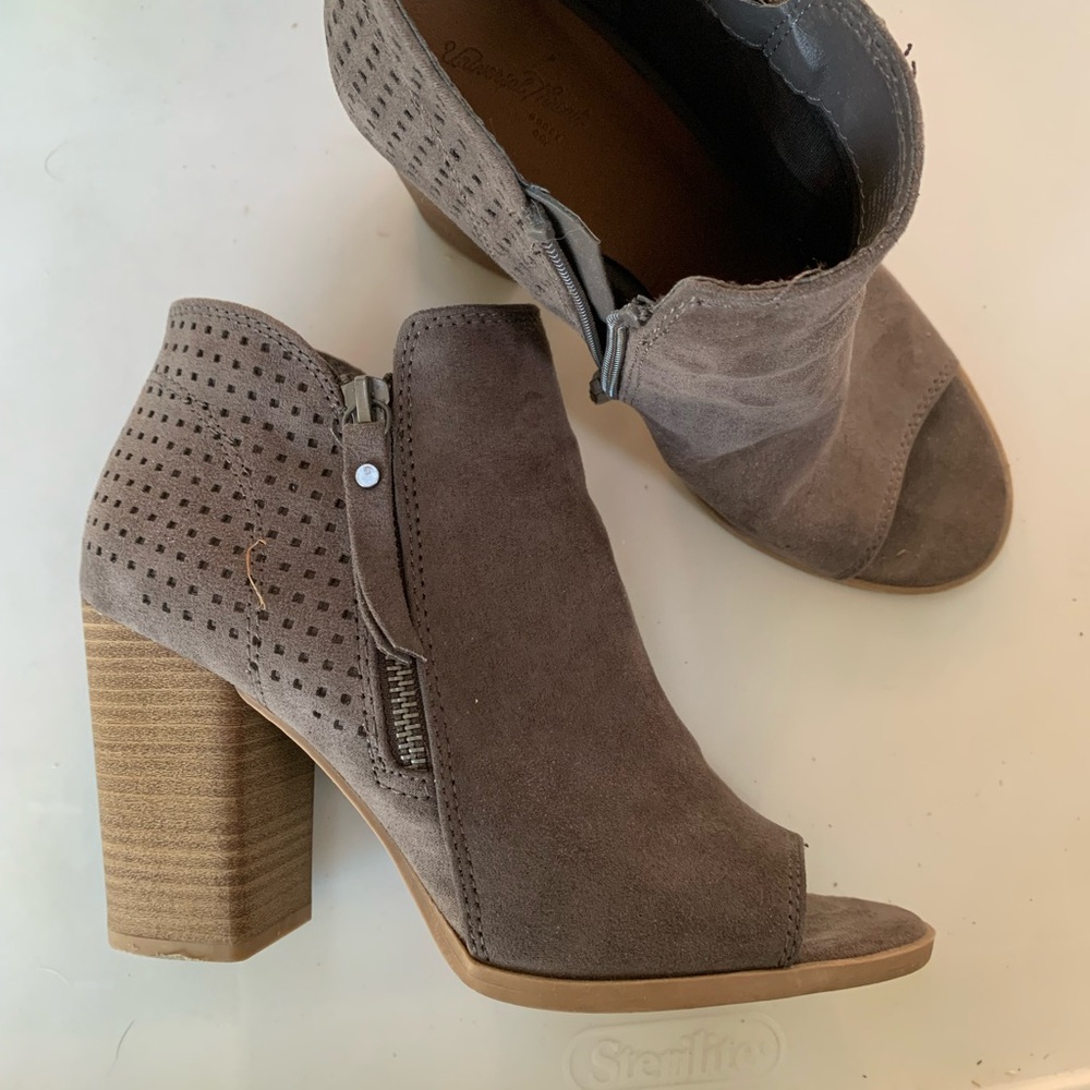 Women's Taupe Suede Ankle Boots
